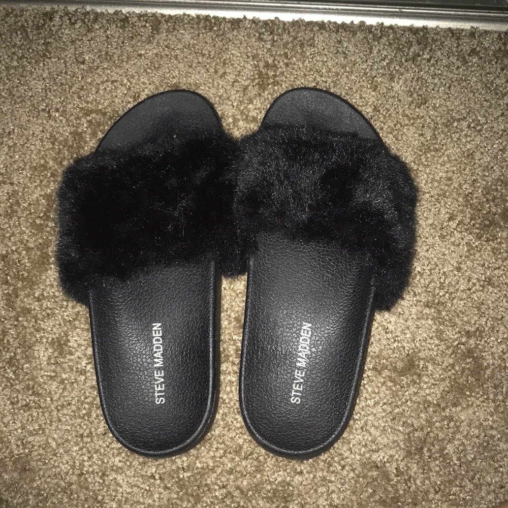 Steve Madden furry slides